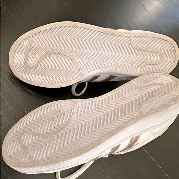 Adidas superstar shell toe white  gold stripes size 7 - Picture 8 of 10